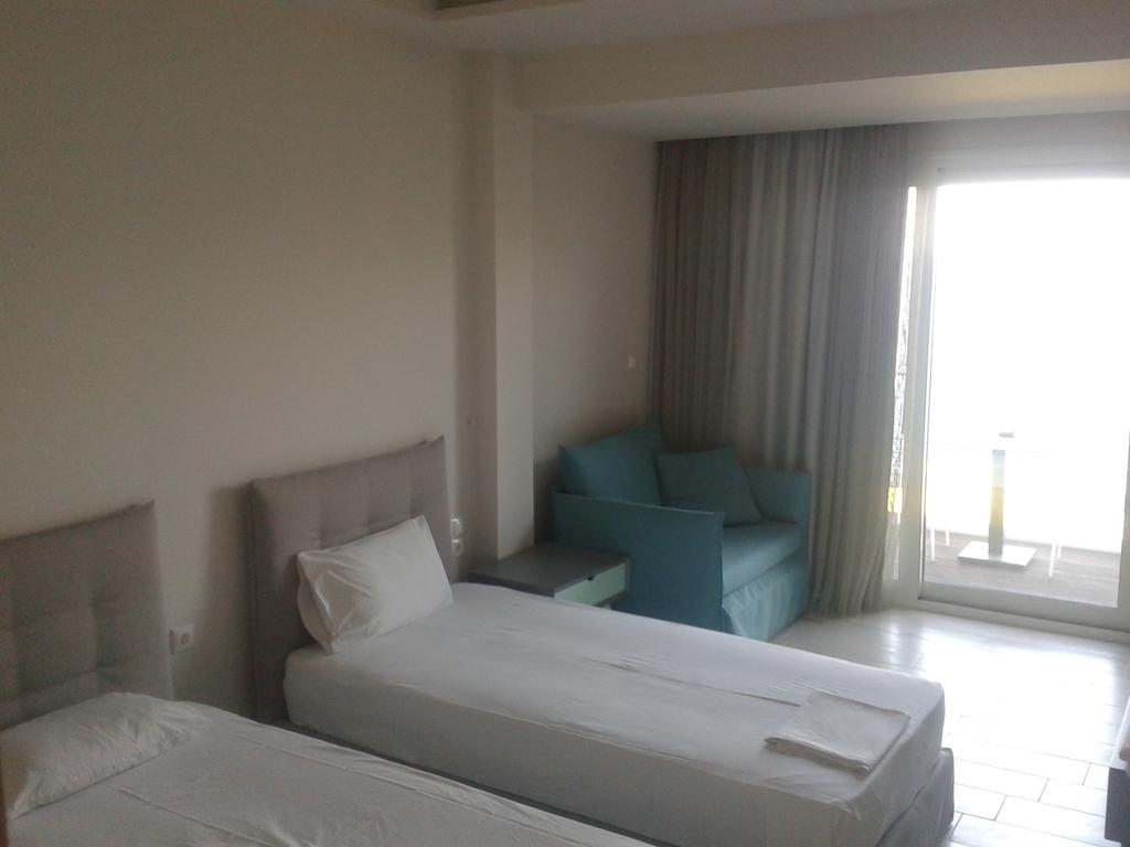 Hotel Kakanakos 로우트라 오라이아스 엘레니스 객실 사진
